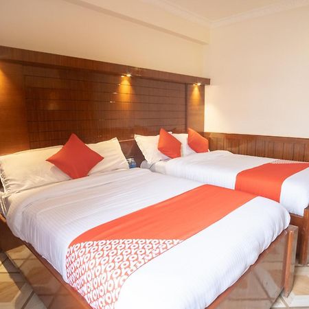 Oyo 304 Hotel Manama Balaju Экстерьер фото