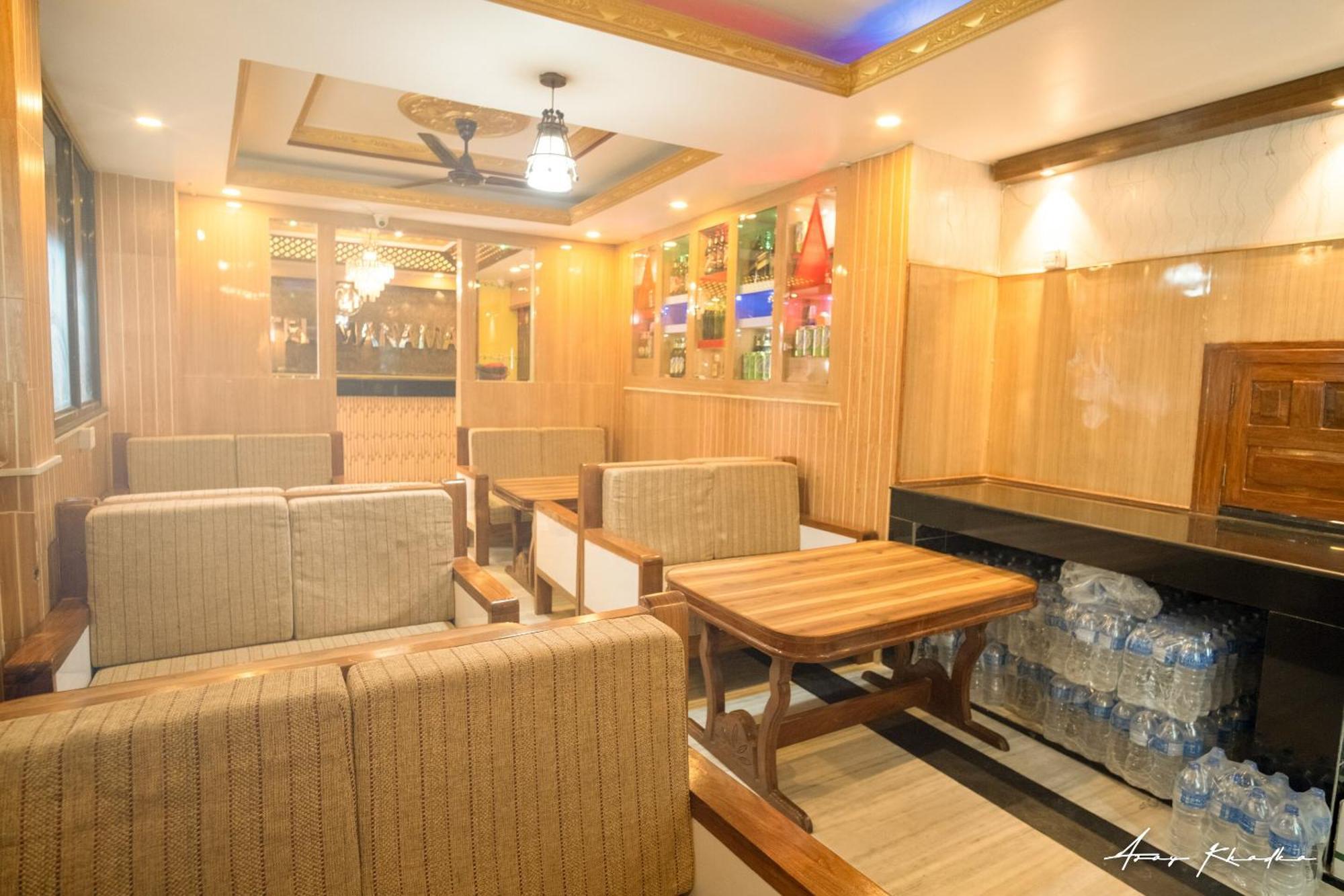 Oyo 304 Hotel Manama Balaju Экстерьер фото