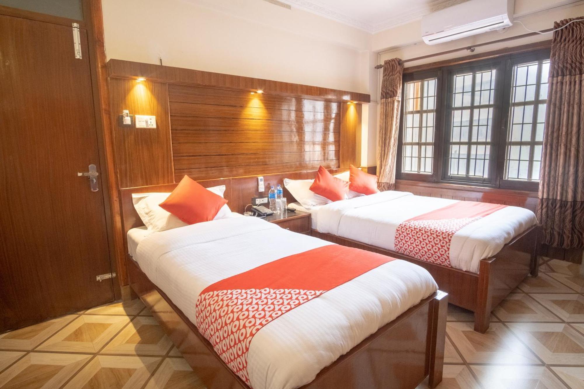 Oyo 304 Hotel Manama Balaju Экстерьер фото