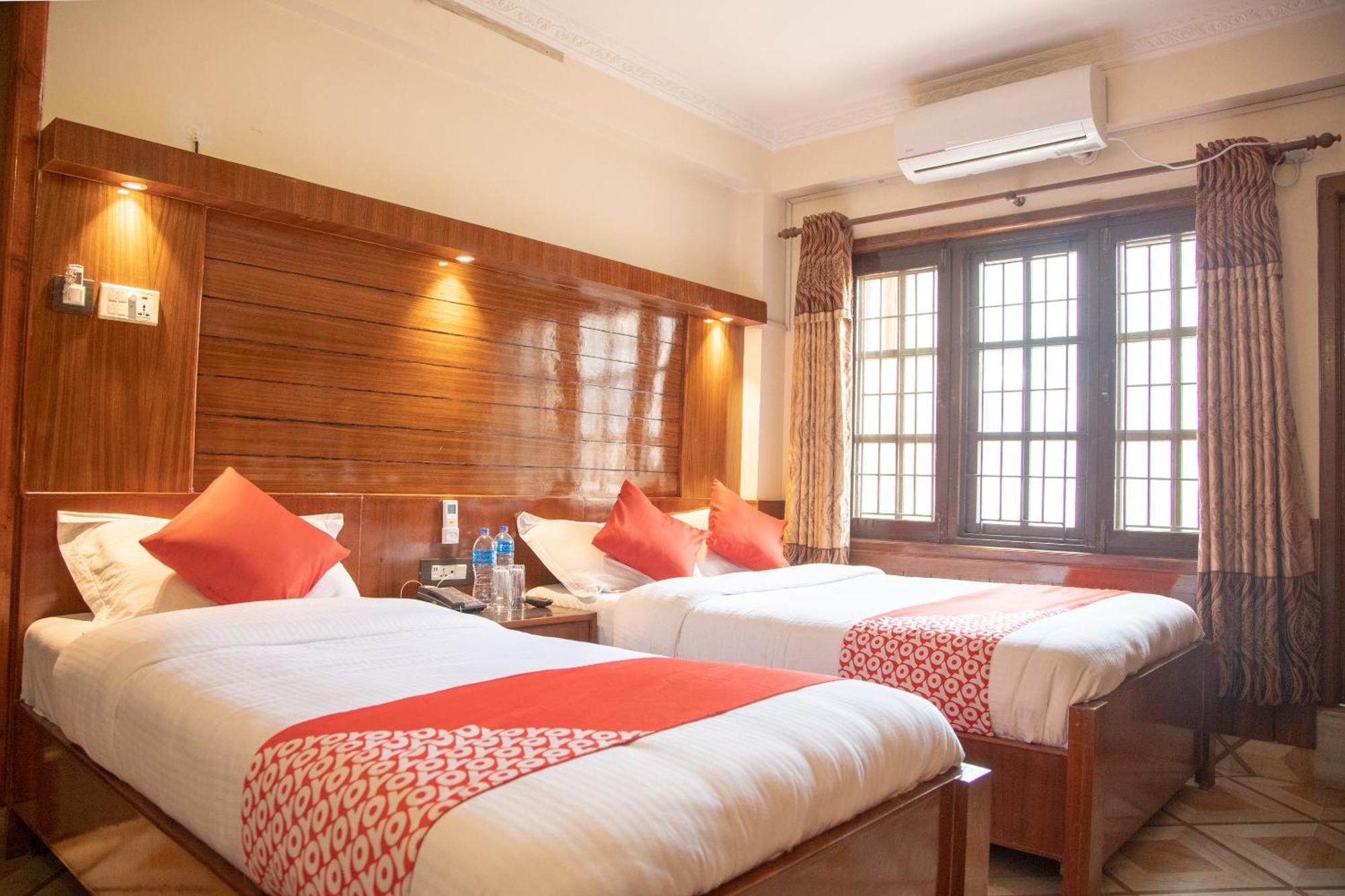 Oyo 304 Hotel Manama Balaju Экстерьер фото