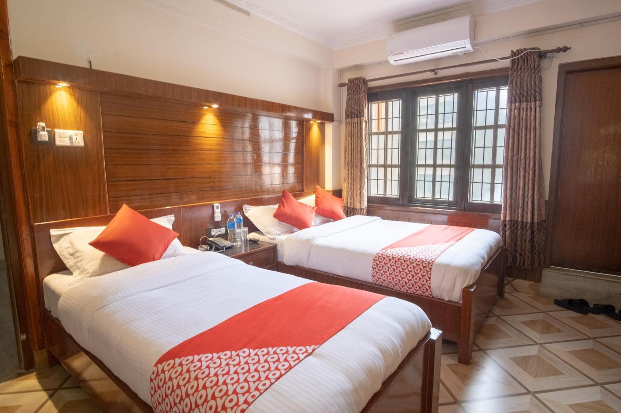 Oyo 304 Hotel Manama Balaju Экстерьер фото