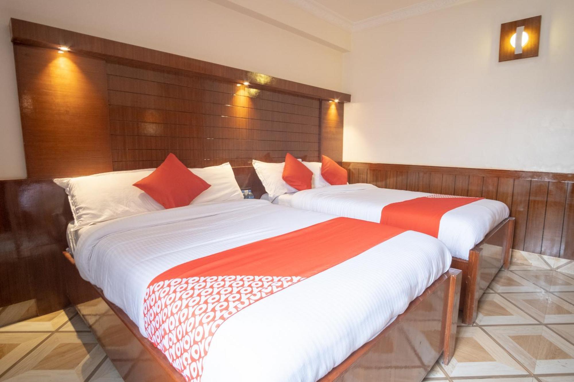Oyo 304 Hotel Manama Balaju Экстерьер фото