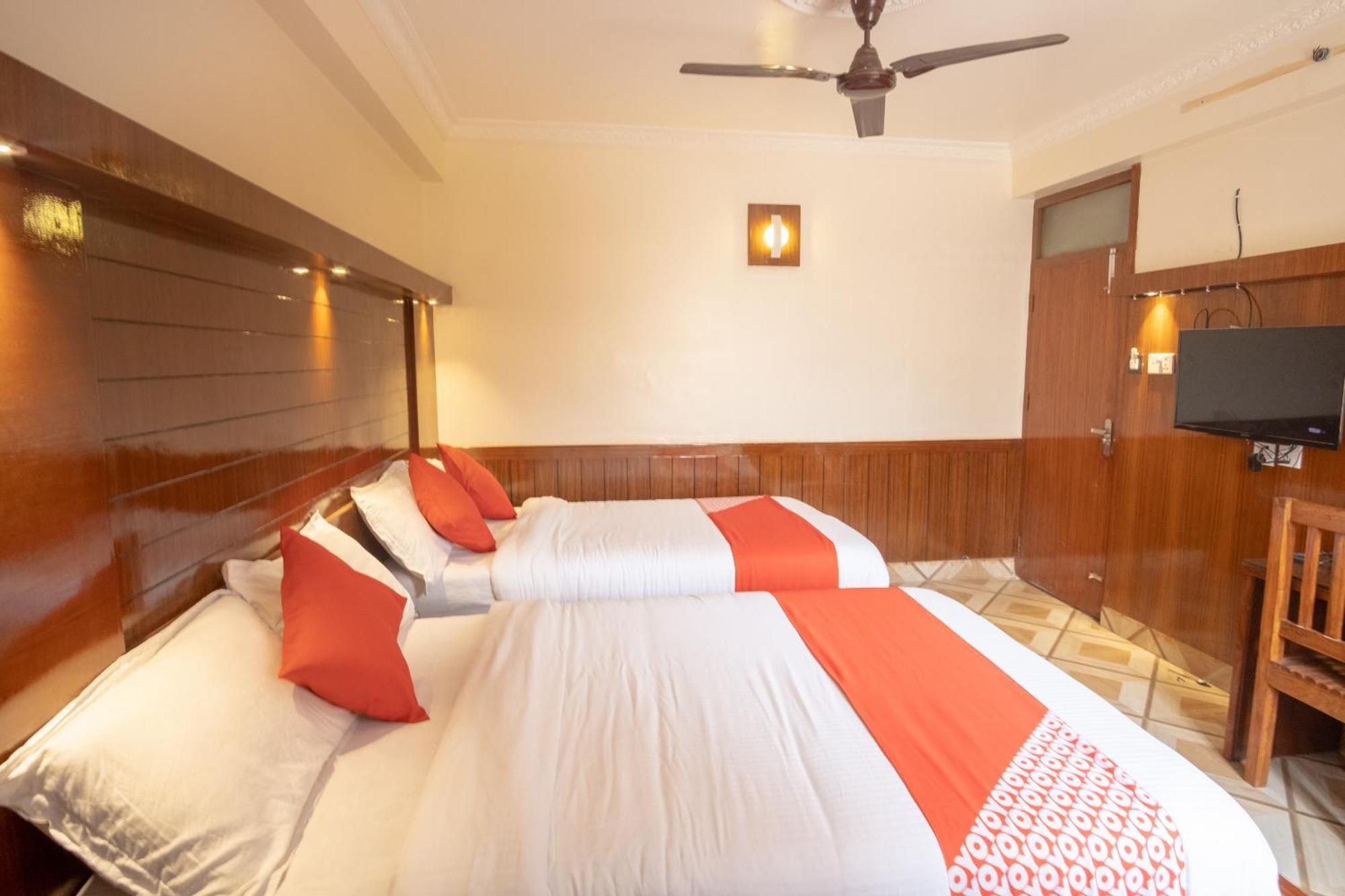 Oyo 304 Hotel Manama Balaju Экстерьер фото