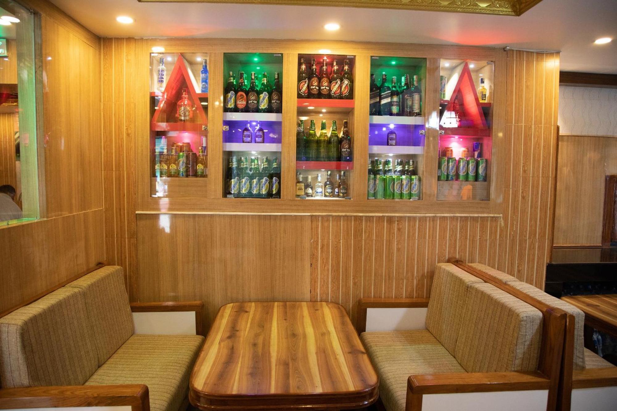 Oyo 304 Hotel Manama Balaju Экстерьер фото