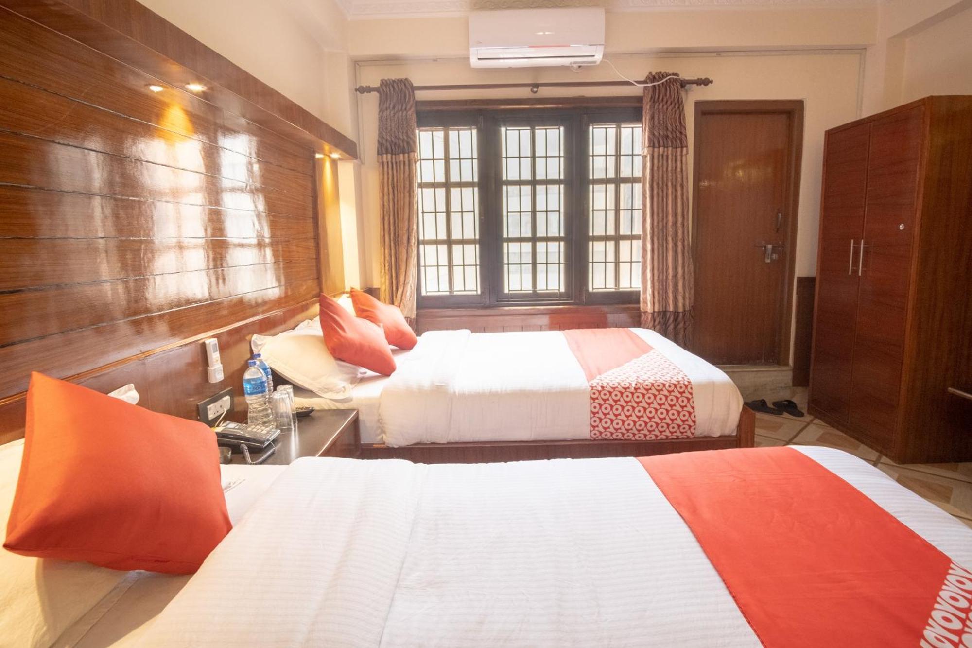 Oyo 304 Hotel Manama Balaju Экстерьер фото